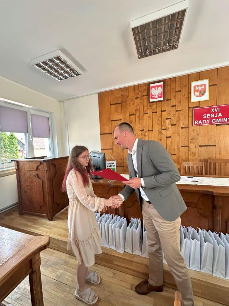 Ta gmina inwestuje w młode talenty. - Mazurska gmina nagradza najzdolniejszych uczniów i mistrzów sportu