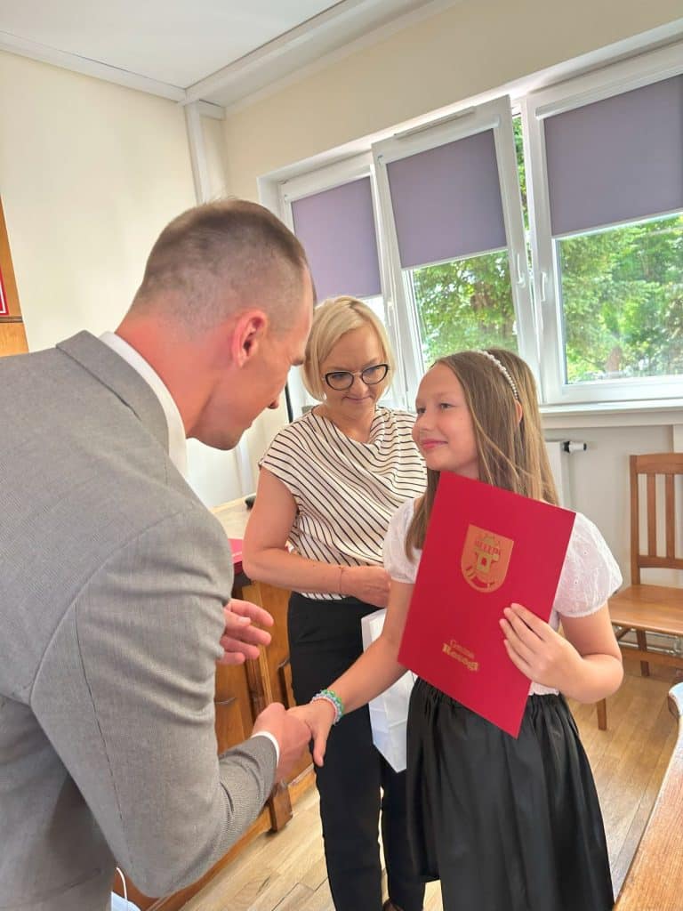 Ta gmina inwestuje w młode talenty. - Mazurska gmina nagradza najzdolniejszych uczniów i mistrzów sportu