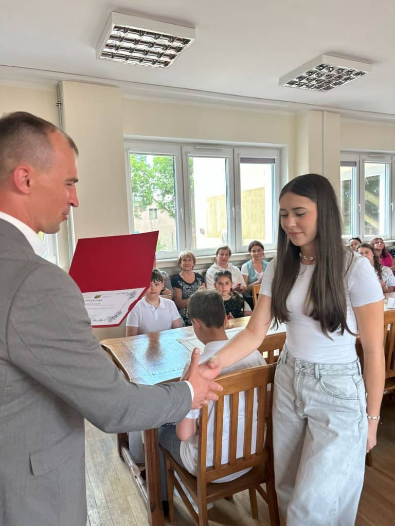 Ta gmina inwestuje w młode talenty. - Mazurska gmina nagradza najzdolniejszych uczniów i mistrzów sportu