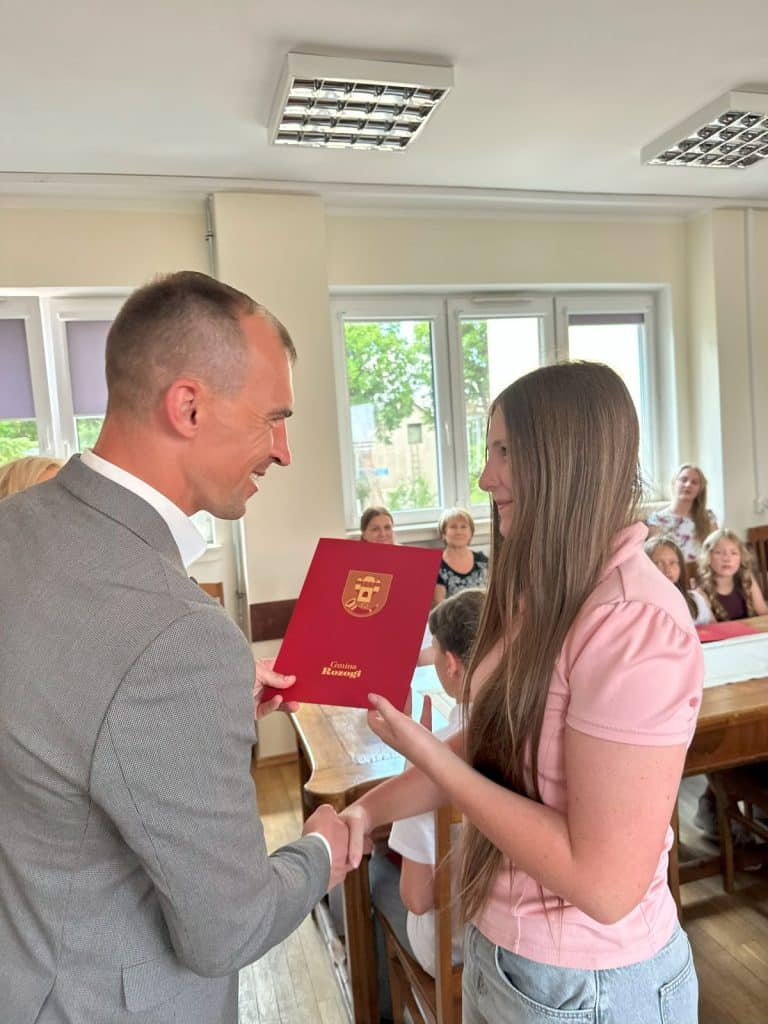 Ta gmina inwestuje w młode talenty. - Mazurska gmina nagradza najzdolniejszych uczniów i mistrzów sportu