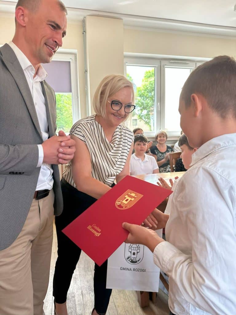 Ta gmina inwestuje w młode talenty. - Mazurska gmina nagradza najzdolniejszych uczniów i mistrzów sportu