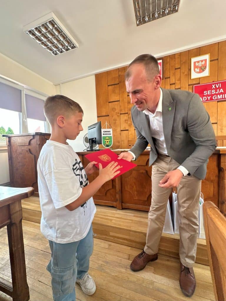 Ta gmina inwestuje w młode talenty. - Mazurska gmina nagradza najzdolniejszych uczniów i mistrzów sportu