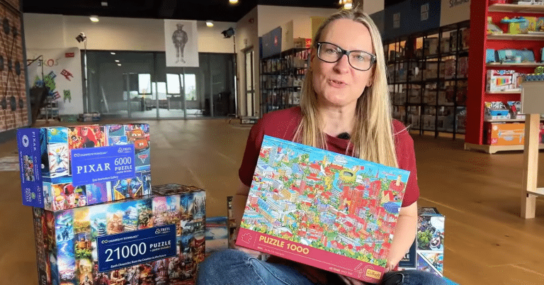 wielkie układanie puzzli w Hali Urania