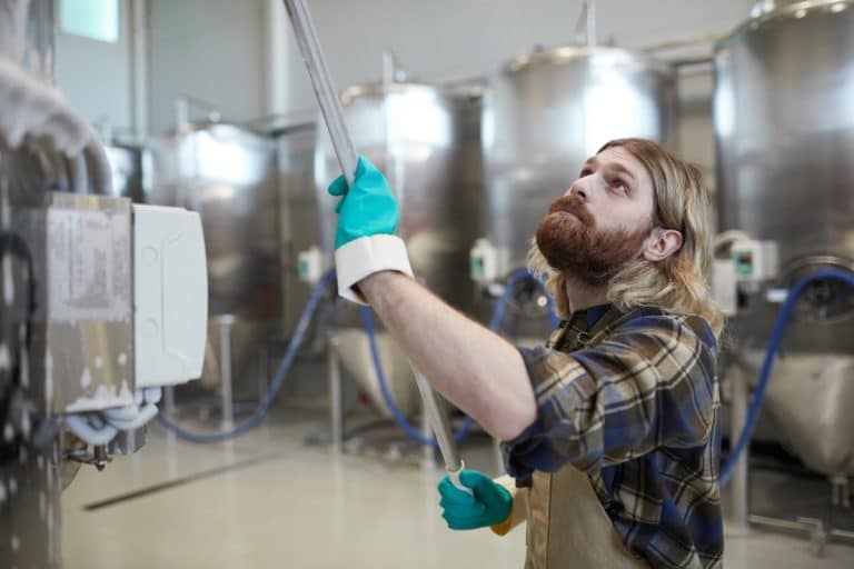 Sprzątanie w zakładzie spożywczym