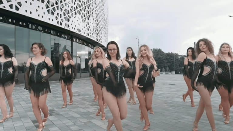 tancerki bachata pod uranią w Olsztynie