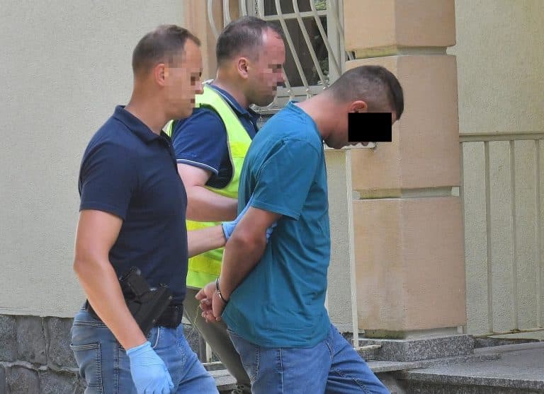 wypadek wjechalw tyl auta zabil zolnierza istrazaka oraz jego synka