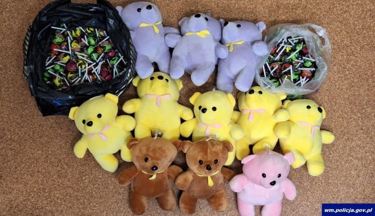 skradzione maskotki i lizaki