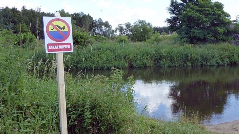 zakaz kąpieli