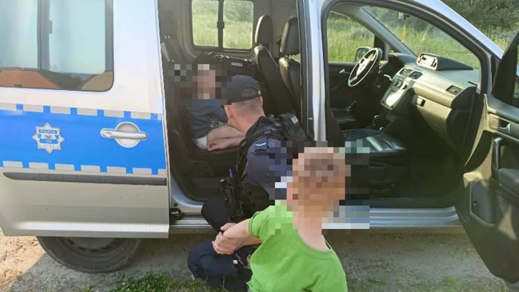 policja zaopiekowała się dziećmi