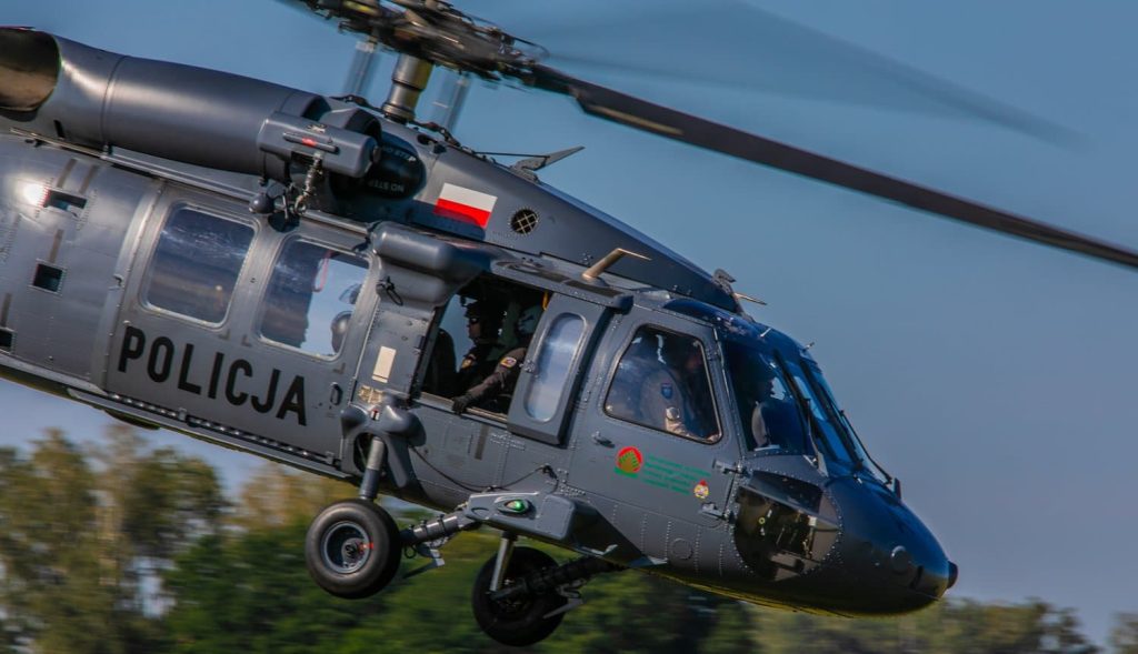 Mazury areną ekstremalnych ćwiczeń! Europejscy kontrterroryści w powietrzu. - Kontrterroryści z całej Europy szkolili się na Warmii i Mazurach