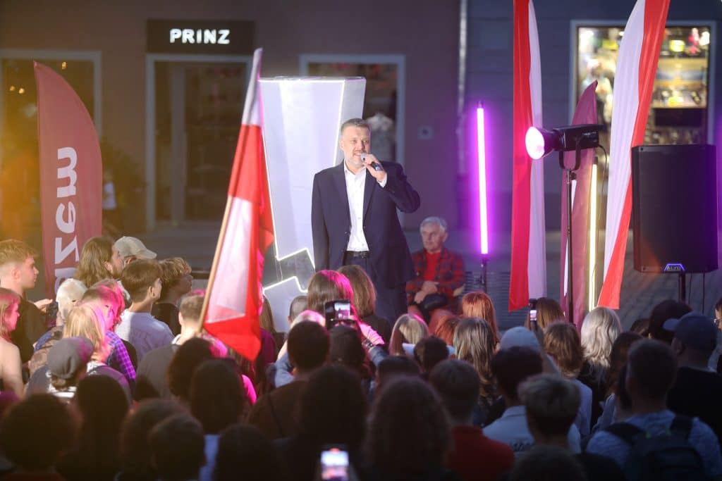 Tłumy na wiecu partii Razem? - Adrian Zandberg spotkał się z mieszkańcami Olsztyna