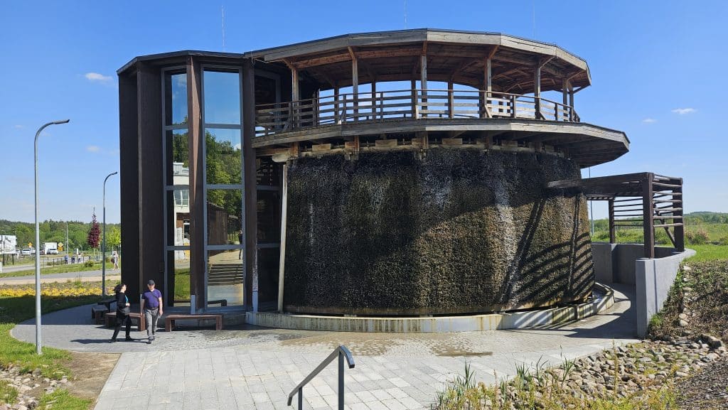 Nowy kompleks leczniczy na Warmii. - Powstaje duży szpital w nowym uzdrowisku na Warmii. To dopiero drugie takie miejsce