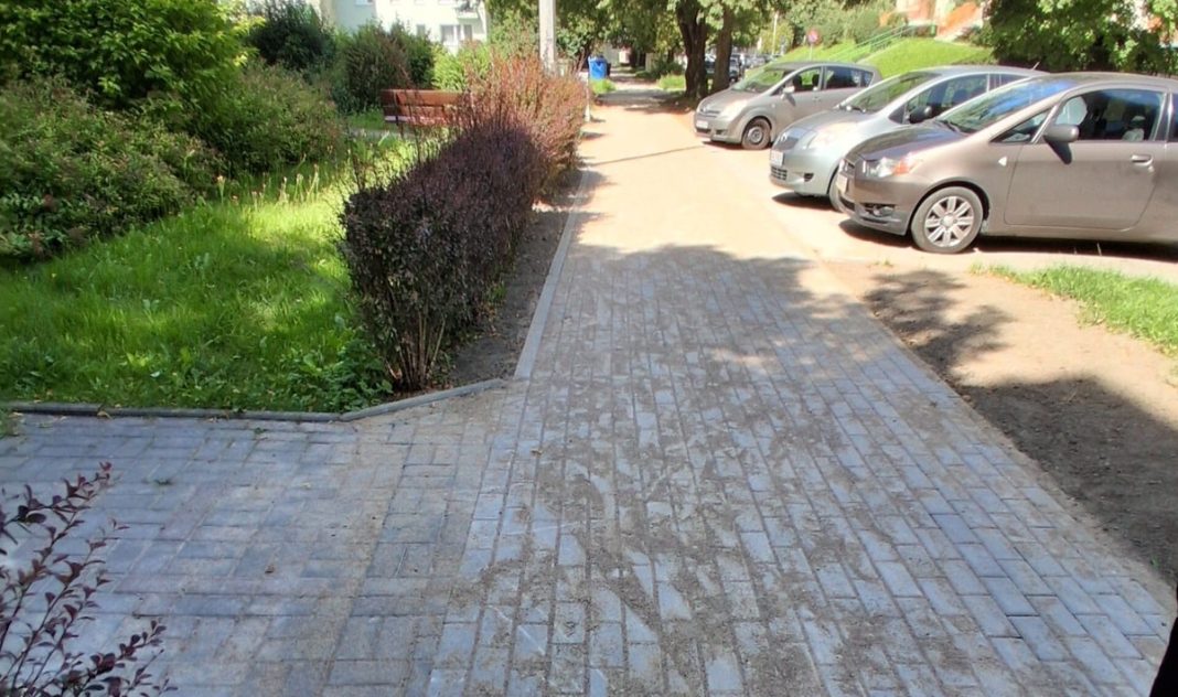 nowy chodnik na Pieczewie