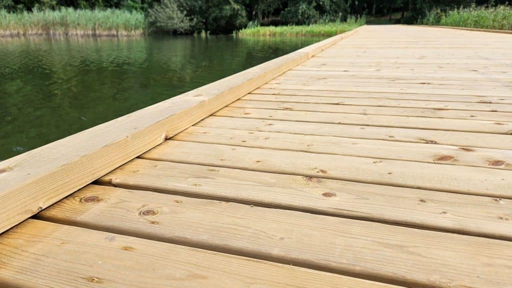 Kortowskie molo odzyskało blask, ale radość trwała krótko. - Nowe molo w Kortowie zdewastowane dwa dni po otwarciu!