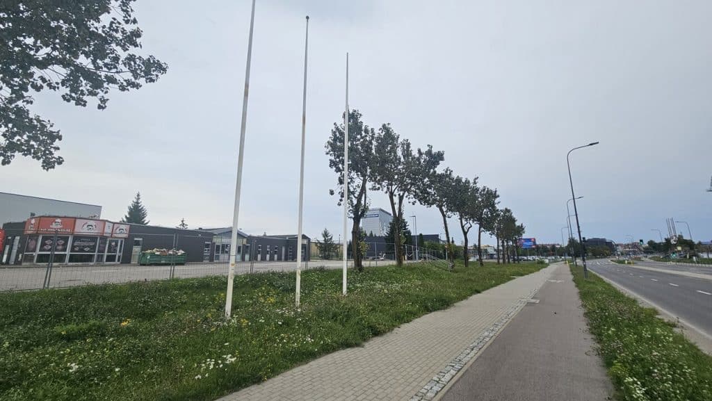 Mieszkańcy pytają: co dalej z tym terenem? Znamy nieoficjalne plany. - Zniknęła stacja paliw przy ul. Leonharda w Olsztynie. Co powstanie w jej miejsce?