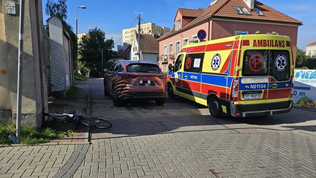 Nastolatka jechała ścieżką rowerową. - Młoda rowerzystka potrącona w centrum Olsztyna. Dziewczyna trafiła do szpitala