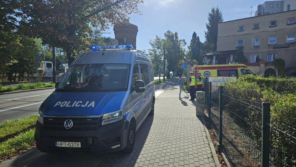 Nastolatka jechała ścieżką rowerową. - Młoda rowerzystka potrącona w centrum Olsztyna. Dziewczyna trafiła do szpitala