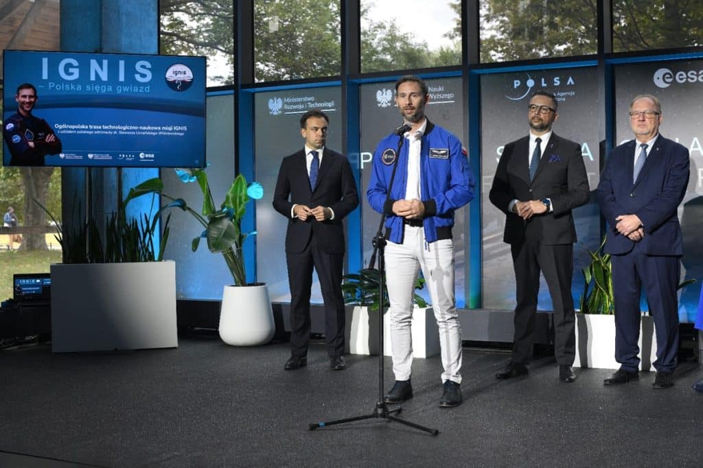 Astronauta ujawni kulisy swojej misji badawczej w przestrzeni kosmicznej. - Astronauta Sławosz Uznański-Wiśniewski przyjedzie do Olsztyna