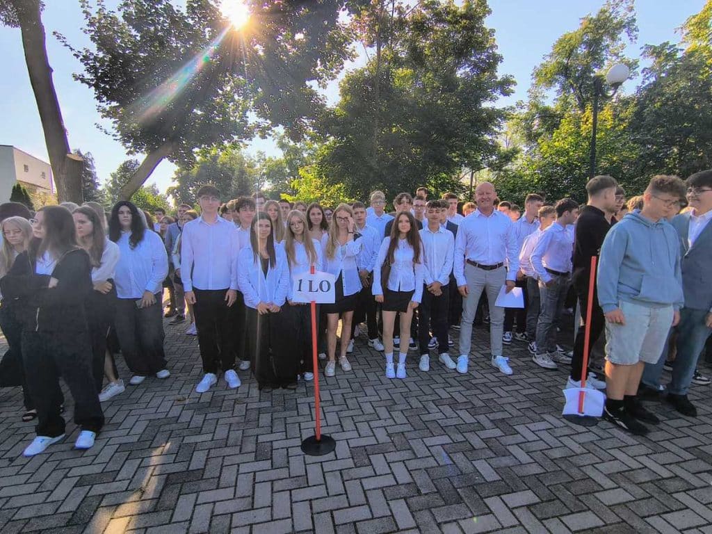 Warmińsko-Mazurskie szkoły ruszyły z nowym programem. - Oddziały mundurowe na Warmii i Mazurach. Ponad setka uczniów rozpoczęła naukę
