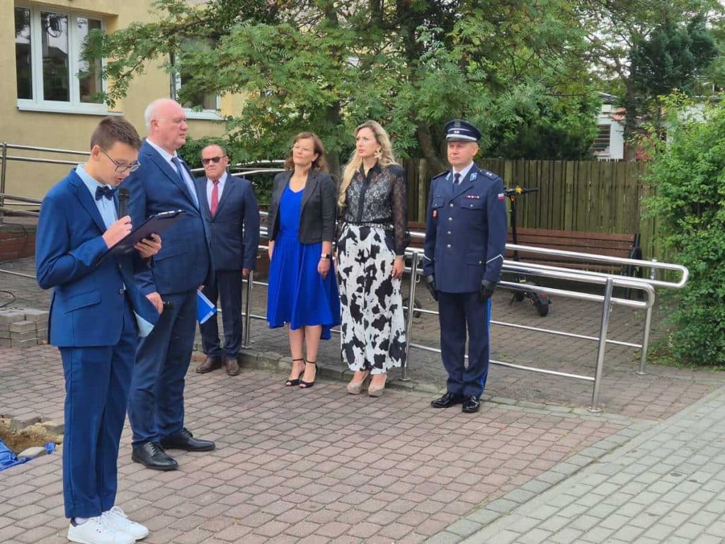 Warmińsko-Mazurskie szkoły ruszyły z nowym programem. - Oddziały mundurowe na Warmii i Mazurach. Ponad setka uczniów rozpoczęła naukę