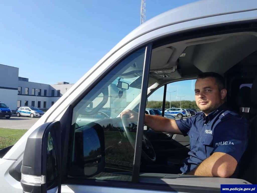 Podwójny pech kierowcy? - Niecodzienna sytuacja rozegrała się na trasie. Myślał, że ucieknie po kolizji