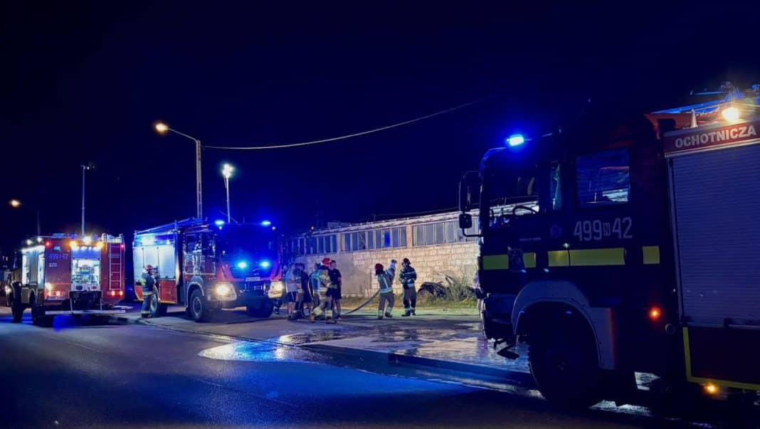 pożar warsztatu samochodowego