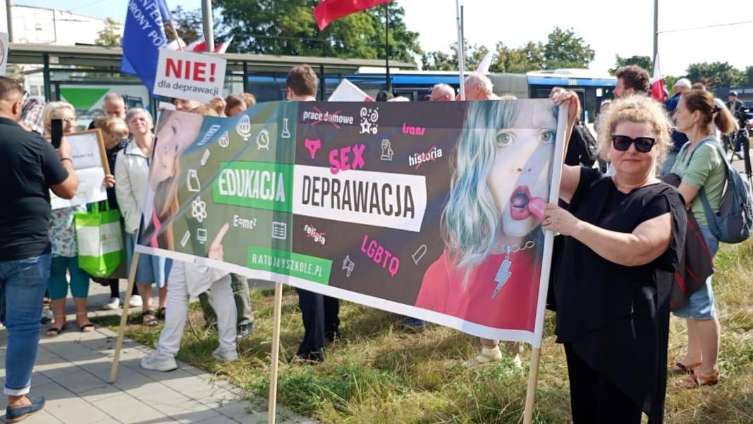 protest przeciwko edukacji zdrowotnej