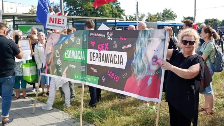 protest przeciwko edukacji zdrowotnej