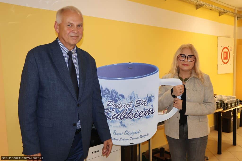 Nietypowa akcja w starostwie. - Urzędnicy z powiatu olsztyńskiego opróżnili szafki. Efekt? Dzieciaki nie kryły radości