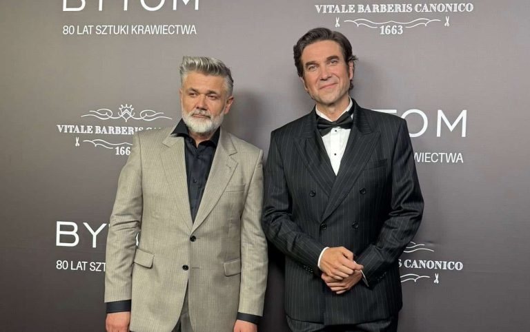 robert listwan na pokazie mody bytom