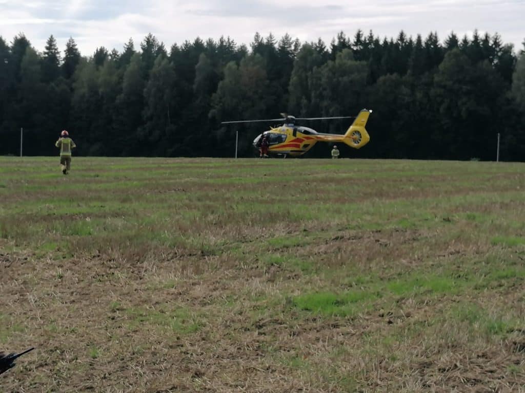 Śmigłowiec LPR w akcji. Mężczyzny nie udało się uratować. - Nie żyje pracownik modernizujący sieć energetyczną