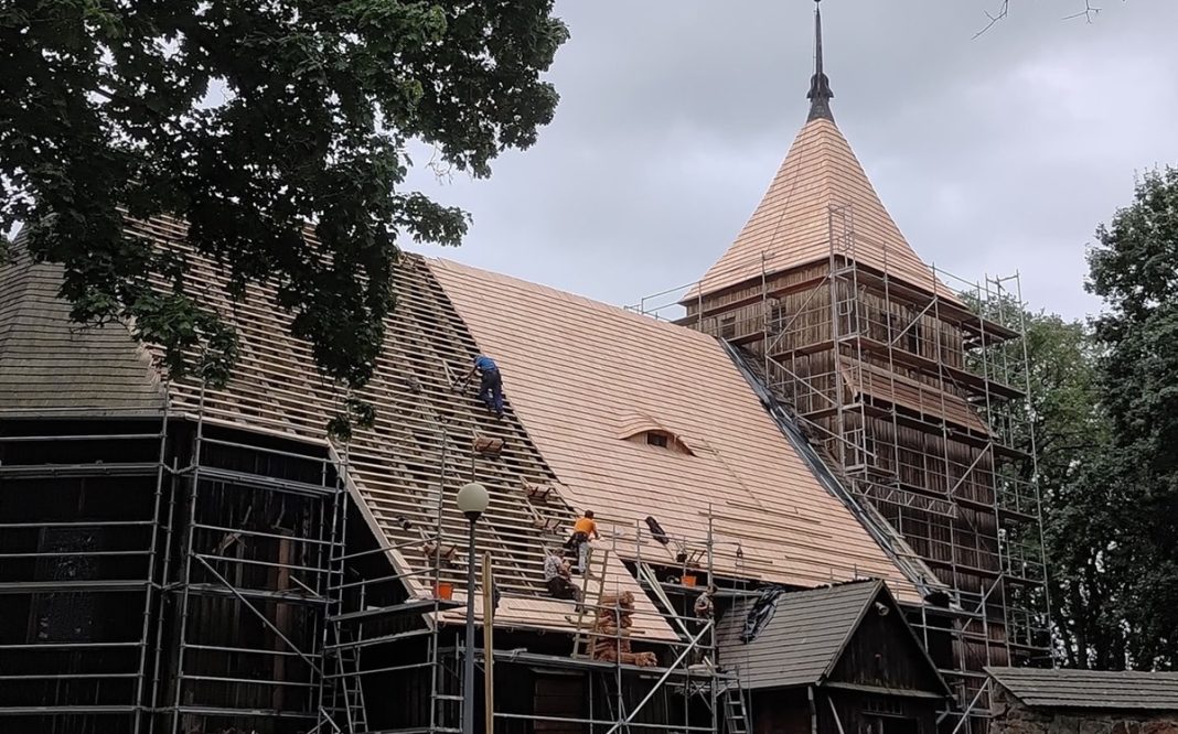 drewniany kościół w Wieliczkach