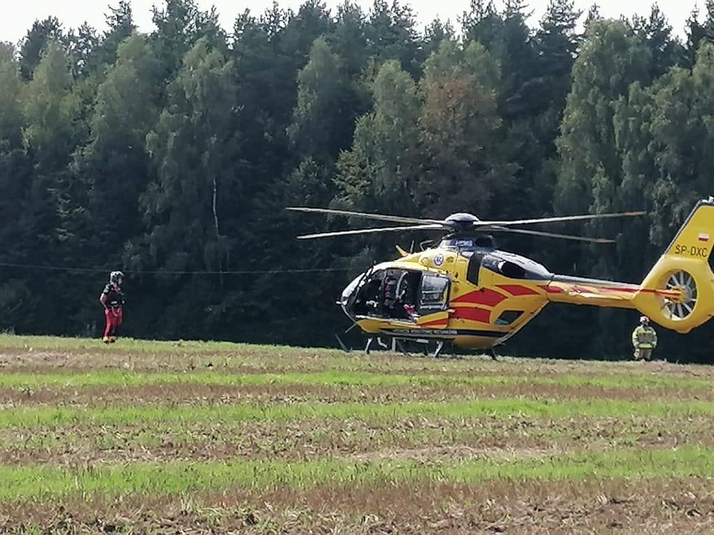 Śmigłowiec LPR w akcji. Mężczyzny nie udało się uratować. - Nie żyje pracownik modernizujący sieć energetyczną