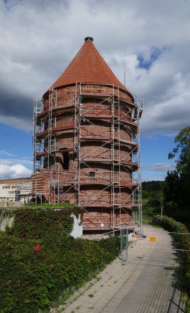 To jeden z najważniejszych zabytków architektury obronnej w regionie. - Historyczna baszta miejska spod Olsztyna zyska unikatową dekorację