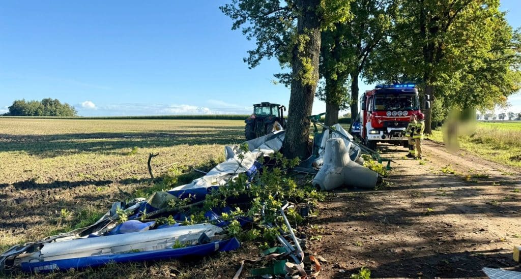 TIR uderzył w drzewo, za kółkiem 20-letni kierowca. - Internauci nie mają litości dla 20-latka, który rozbił TIR-a na Mazurach