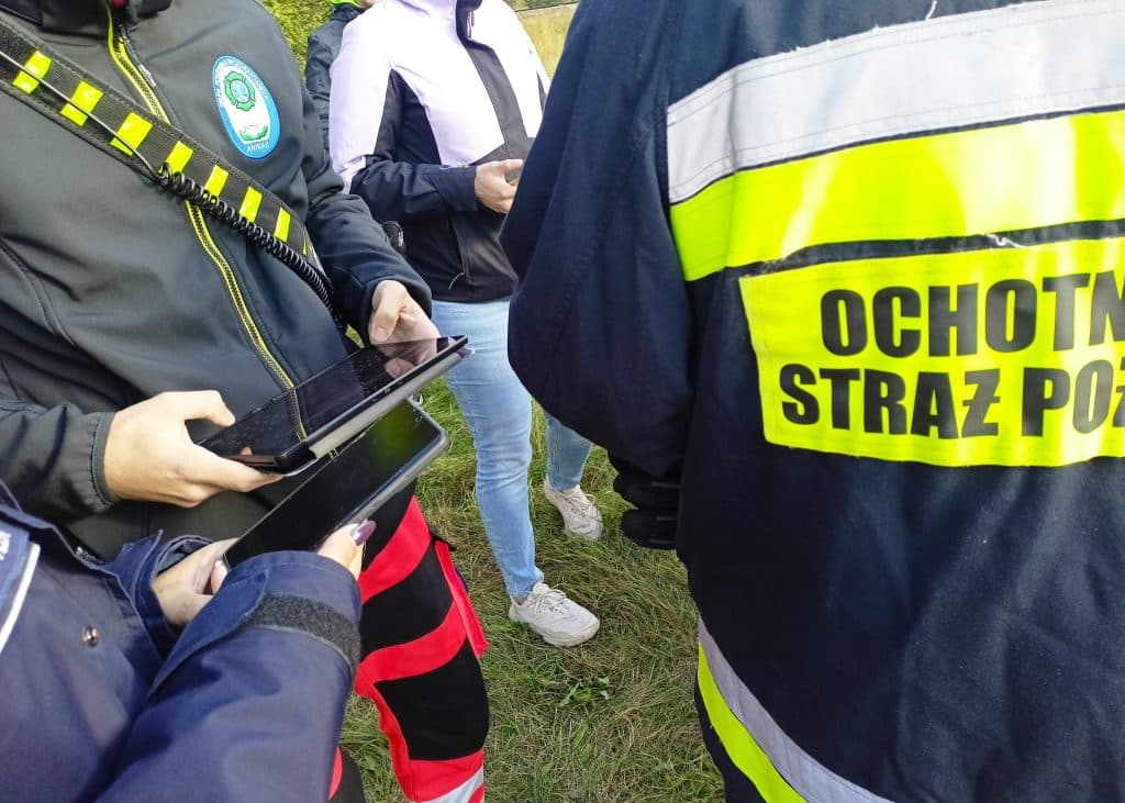 Policja i grupy ratownicze przeszukują lasy. - Policja wydała pilny komunikat. Trwa szeroka akcja poszukiwawcza