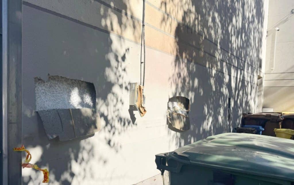 Seria podpaleń w centrum miasta. - Chuligan podpalił 23 kontenery na śmieci. Straty sięgają 57 tys. zł