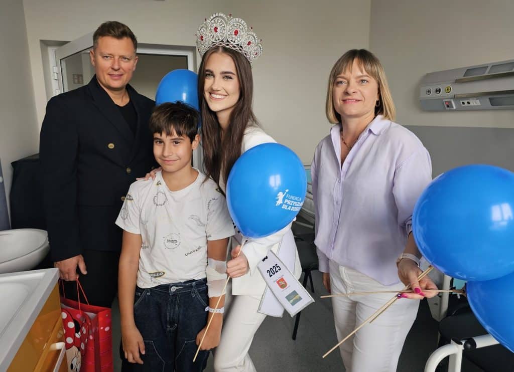 Mali pacjenci choć na chwilę zapomnieli o trudach leczenia. - Niezwykli goście odwiedzili dziś Szpital Dziecięcy w Olsztynie