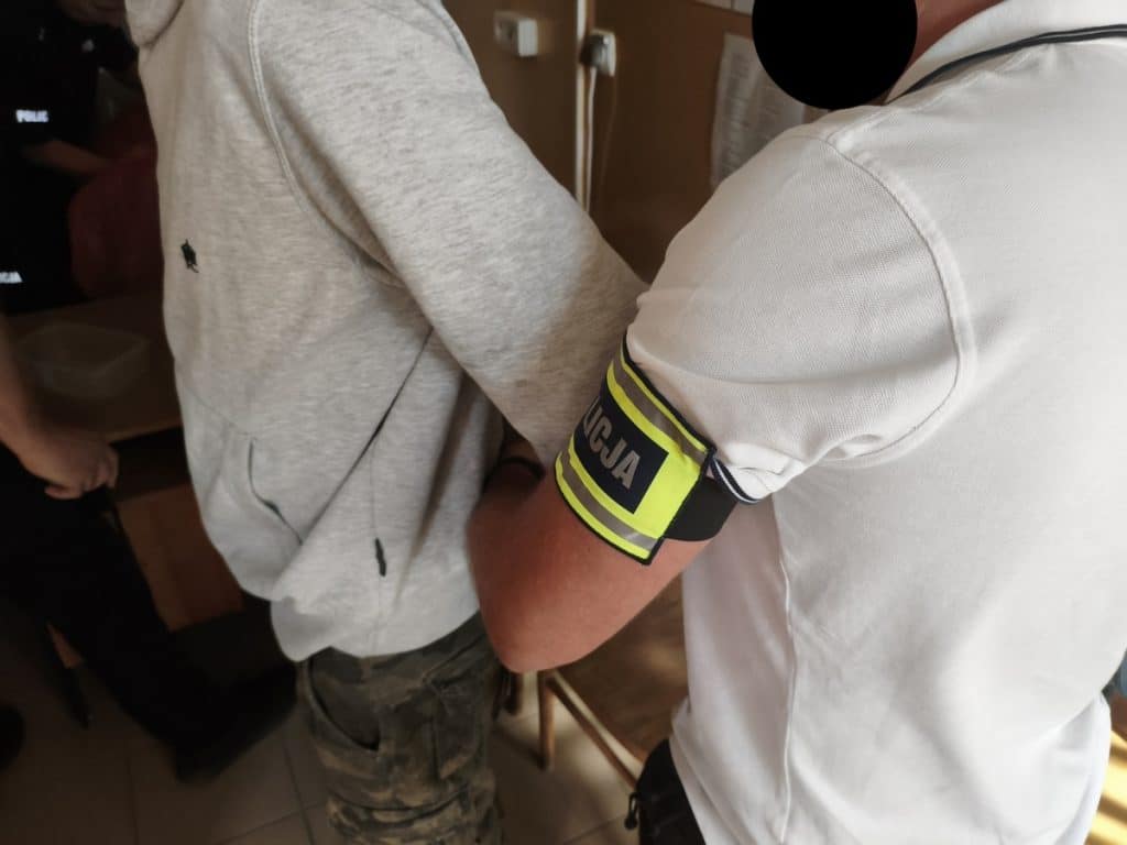 Dwóch mężczyzn w wieku 35 i 46 lat zaatakowało znanego mieszkańca miasta. - W centrum miasta dwóch mężczyzn zaatakowało znanego przechodnia