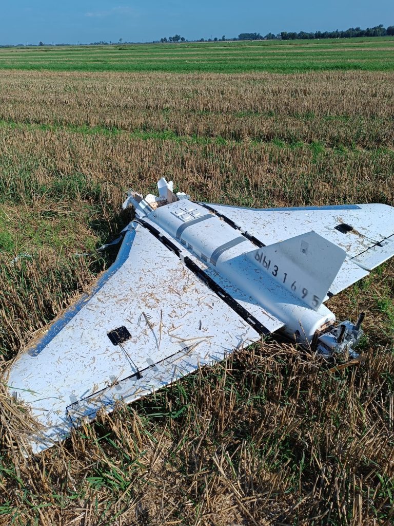 Pojawiły się pierwsze zdjęcia drona, który spadł w miejscowości Oleśno,. - Opublikowano zdjęcie drona, który spadł w miejscowości Oleśno, 100 km od Olsztyna