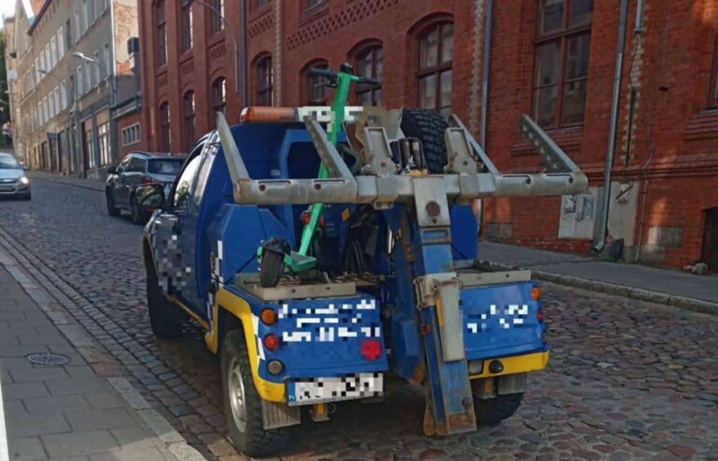 Hulajnogi odholowane na koszt właścicieli. - Koniec samowolki! Hulajnogi znikają z chodników w Olsztynie