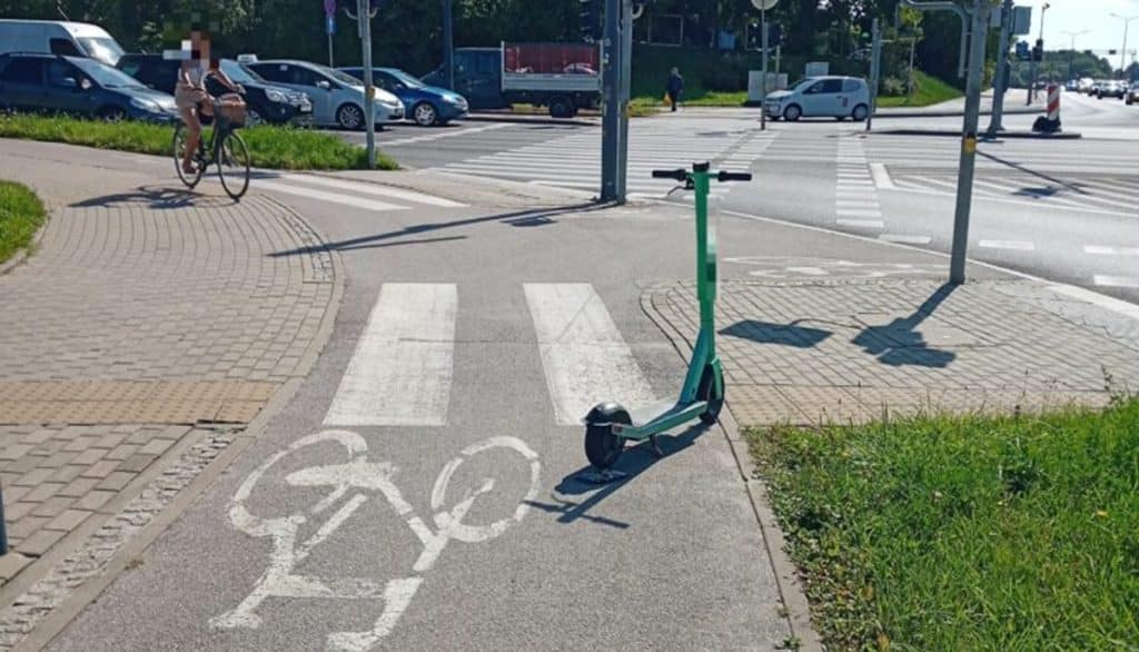 Hulajnogi odholowane na koszt właścicieli. - Koniec samowolki! Hulajnogi znikają z chodników w Olsztynie