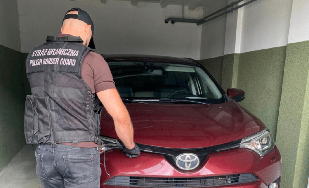 samochód zatrzymany na granicy w Bezledach