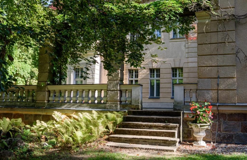 Pałac w Łężanach otwiera się dla gości. - Wyjątkowa okazja na Warmii. Pałac znany z „Kamerdynera” dostępny dla zwiedzających