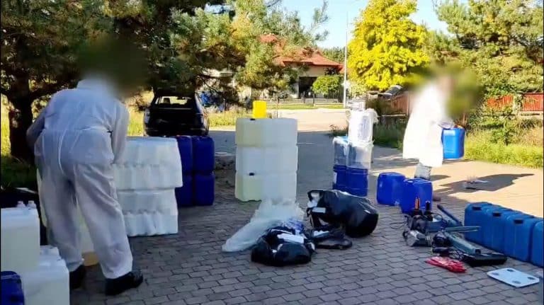 chemikalia w garażu