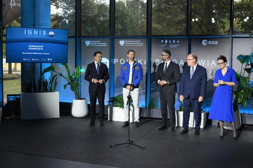 Astronauta ujawni kulisy swojej misji badawczej w przestrzeni kosmicznej. - Astronauta Sławosz Uznański-Wiśniewski przyjedzie do Olsztyna