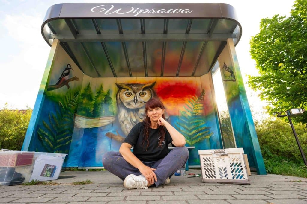 Projekt Anny Wojszel pokazuje, że sztuka potrafi zmieniać codzienność i przyciągać uwagę turystów z całego świata. - Kolorowe przystanki na Warmii i Mazurach stały się światową sensacją. Jest ich już 60