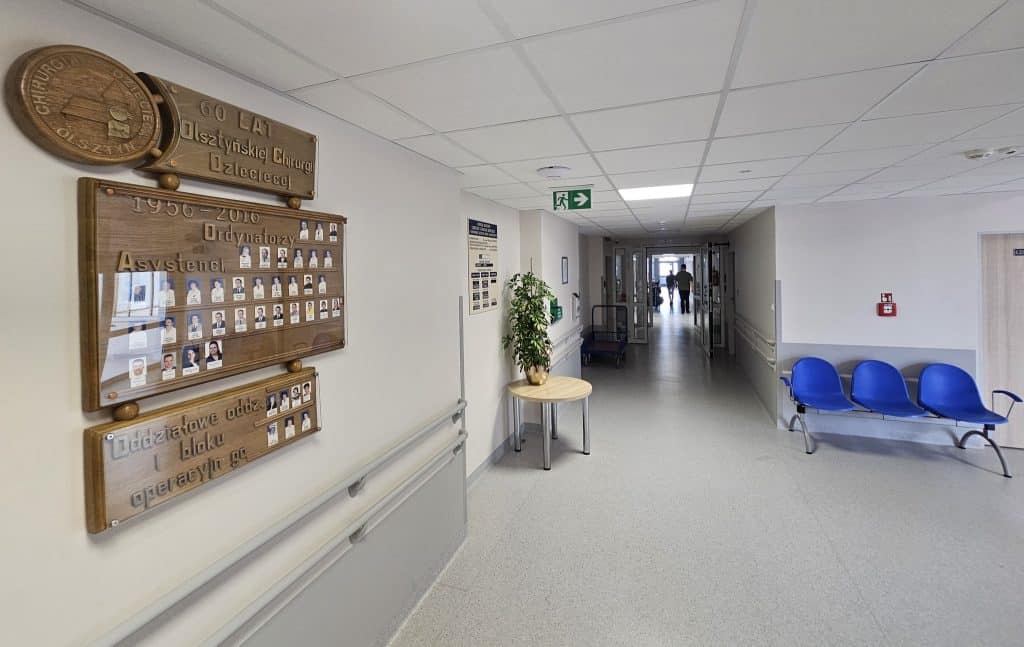 Małych pacjentów w Olsztynie czekają nowoczesne sale i komfortowe warunki. - Nowoczesny oddział chirurgii i urologii dziecięcej otwarty w Olsztynie