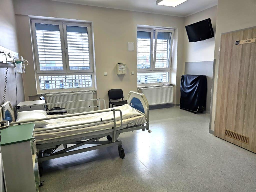 Małych pacjentów w Olsztynie czekają nowoczesne sale i komfortowe warunki. - Nowoczesny oddział chirurgii i urologii dziecięcej otwarty w Olsztynie