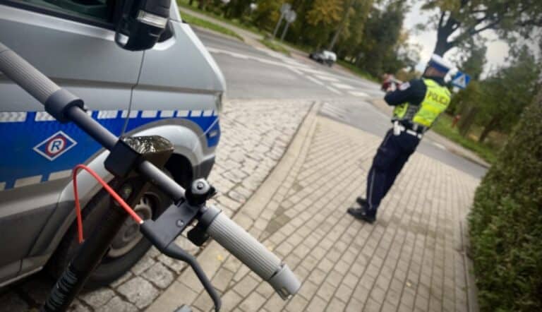 wypadek hulajnogi w Ostródzie